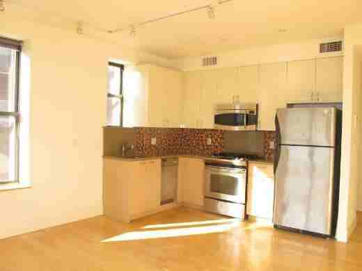 271 Nassau Ave #2F