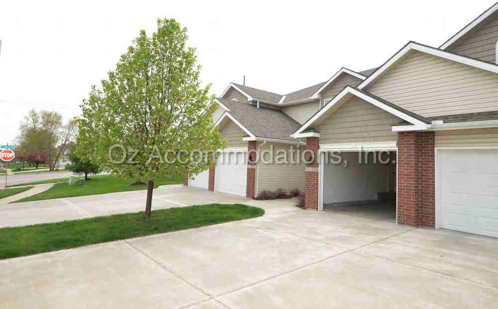 13624 Oak Valley Dr - Photo 2 of 25
