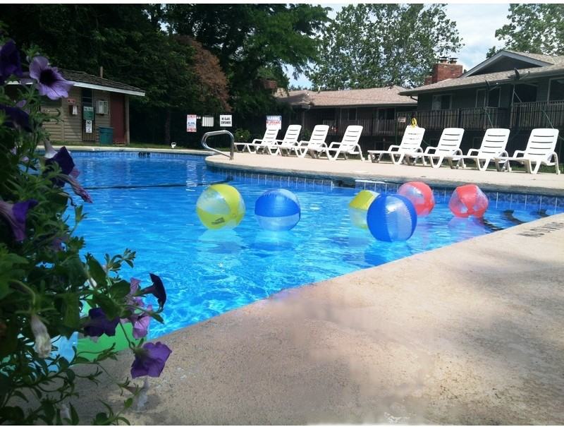 The Creeks of Gladstone Apartments 41 NE 60th Terrace, Kansas City