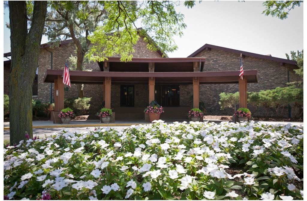 Harbor Pointe Apartment Homes - Photo 2 of 25