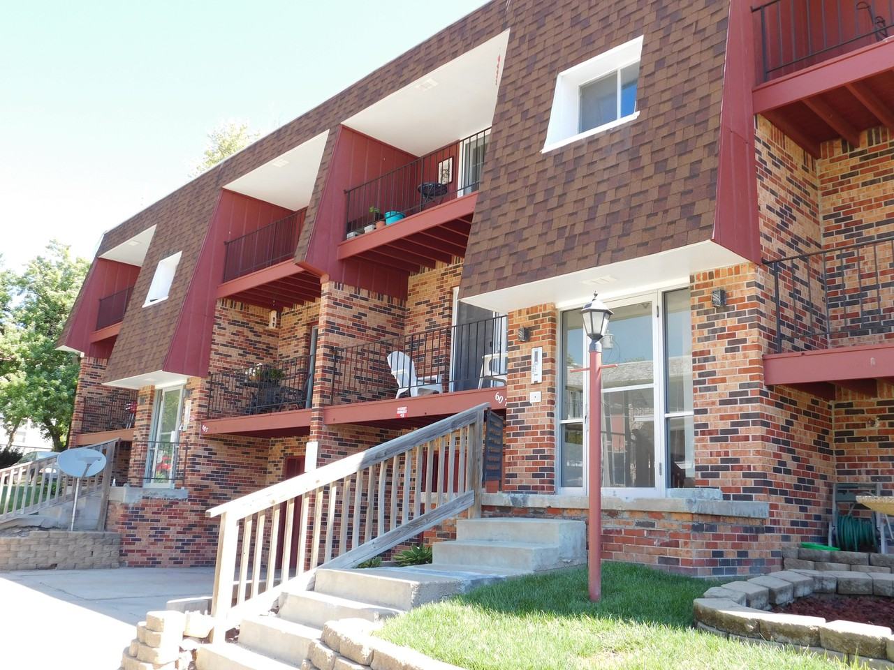 RD Barr Co. Apartments 11427 Arbor St, Omaha, NE 68144 Zumper