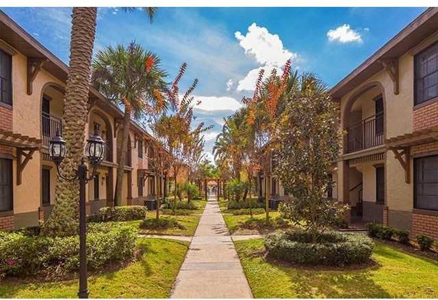 Goldelm at Valencian - Photo 3 of 24