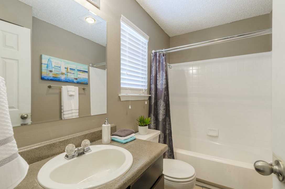 Aragon Place - Photo 3 of 39