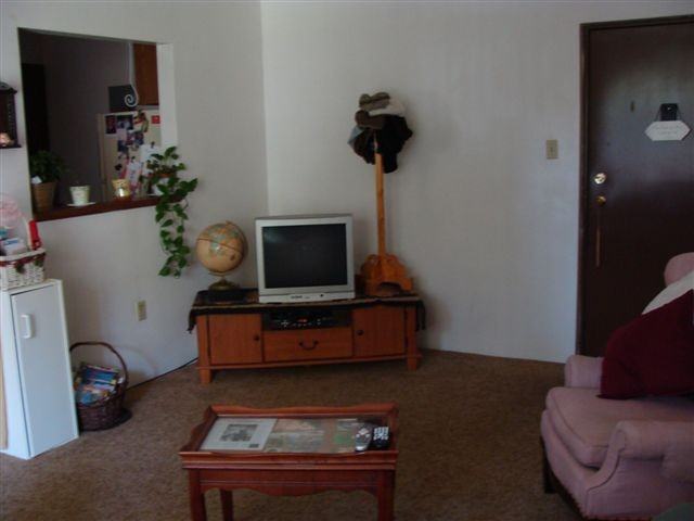 Tree Top Manor - Photo 2 of 3