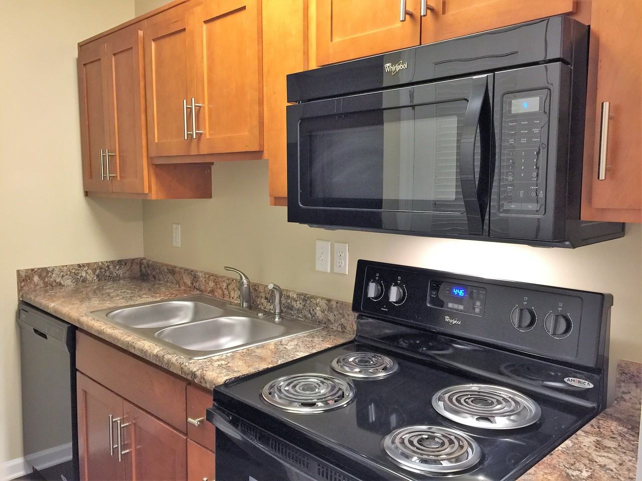 Hickory Trace Apartments - Photo 2 of 22