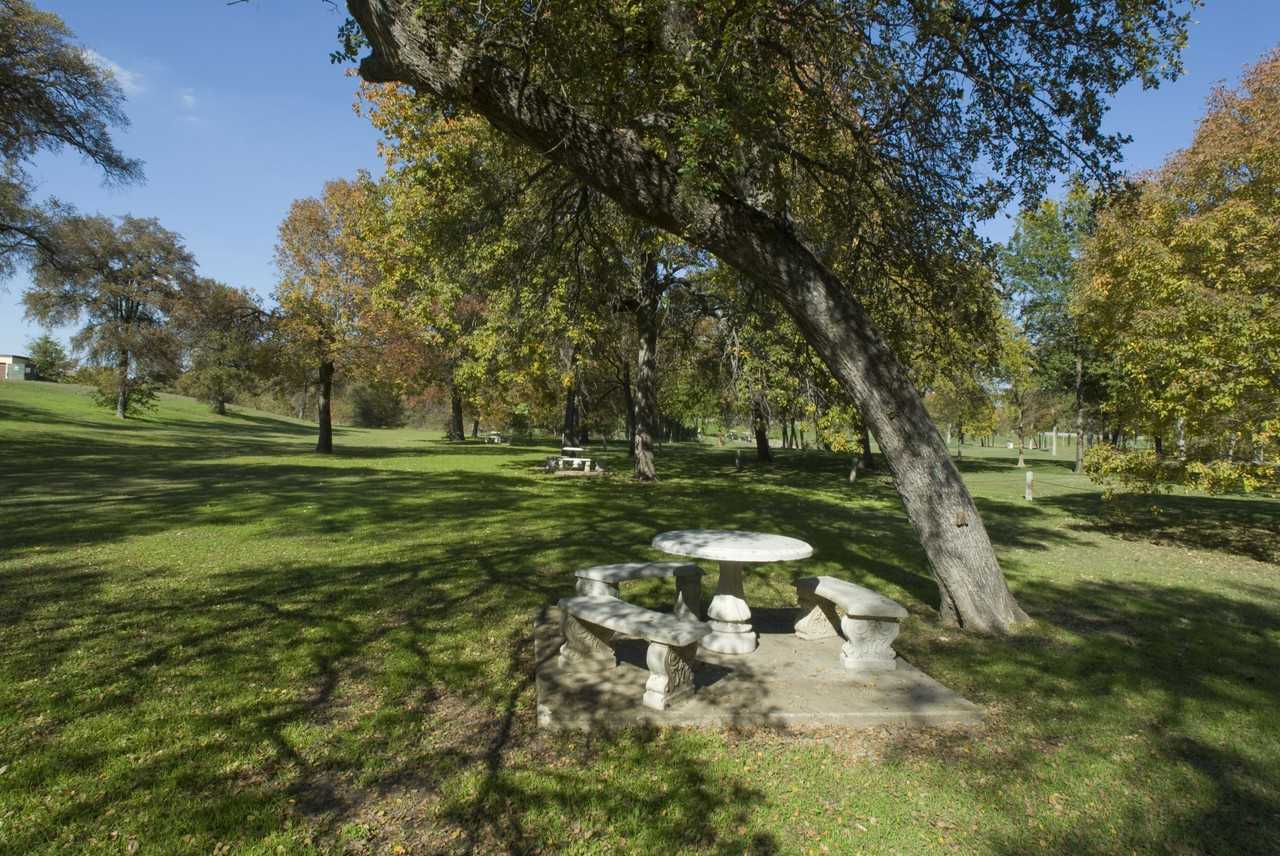 Warren Inn - Haltom City - Photo 2 of 15