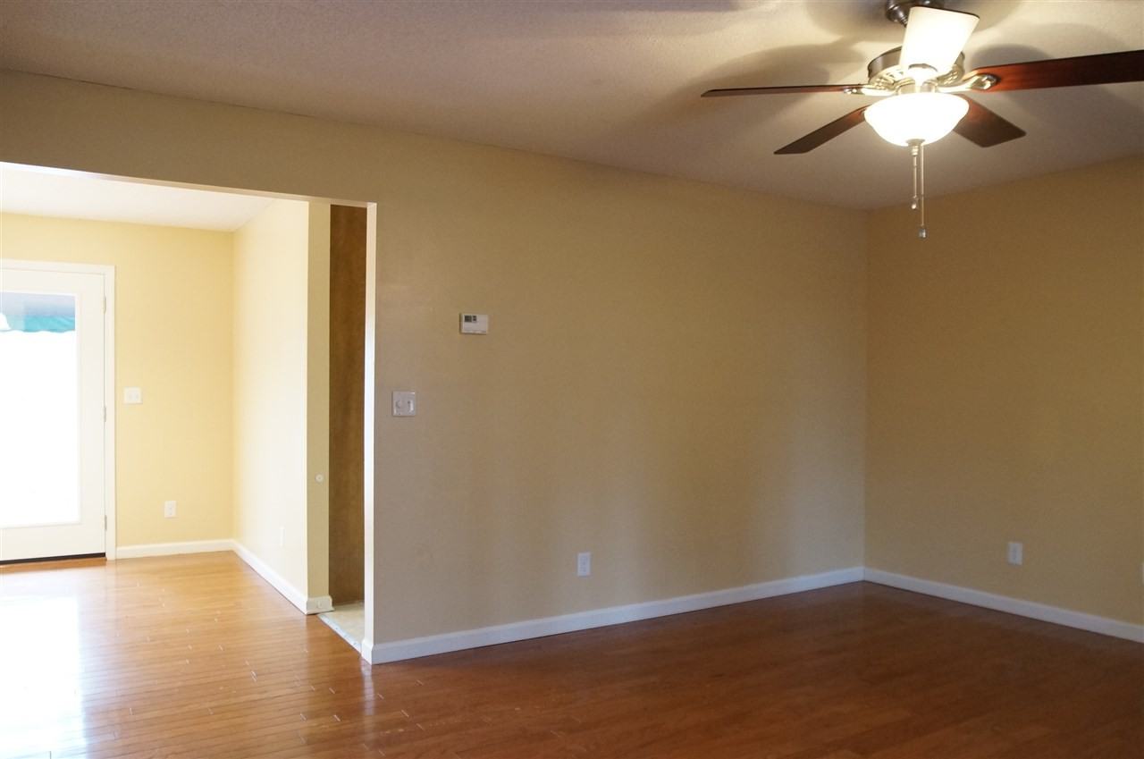 2923 N Bayshore Dr - Photo 2 of 18