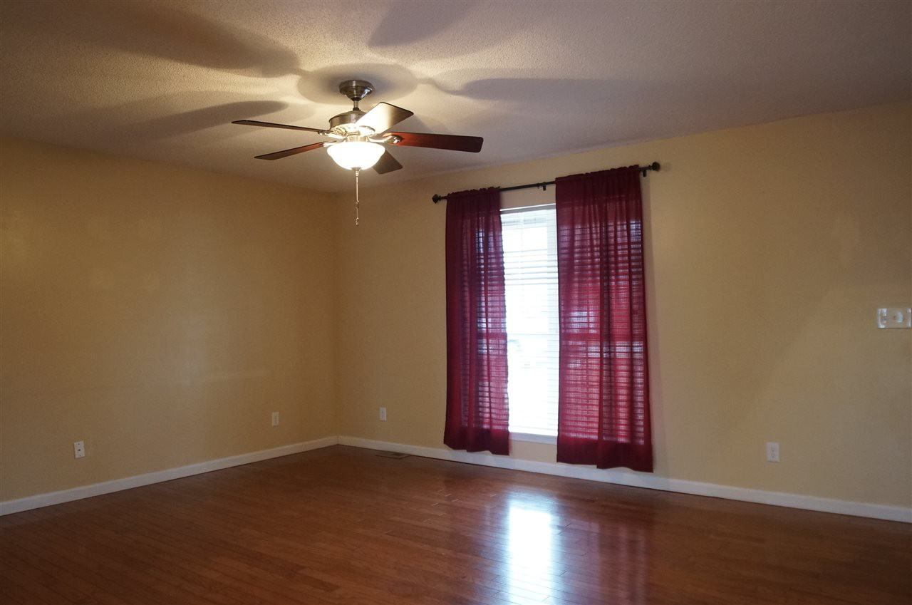 2923 N Bayshore Dr - Photo 3 of 18