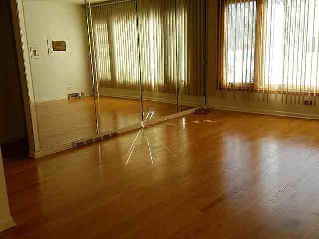 228 N Park Dr - Photo 2 of 14