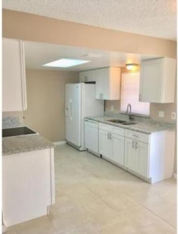 223 Greenway Ave NE - Photo 3 of 6