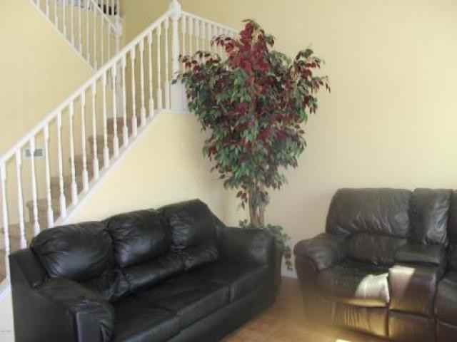 2048 W Monte Cristo Ave - Photo 2 of 6