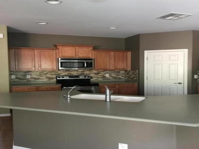 2048 W Monte Cristo Ave - Photo 3 of 6