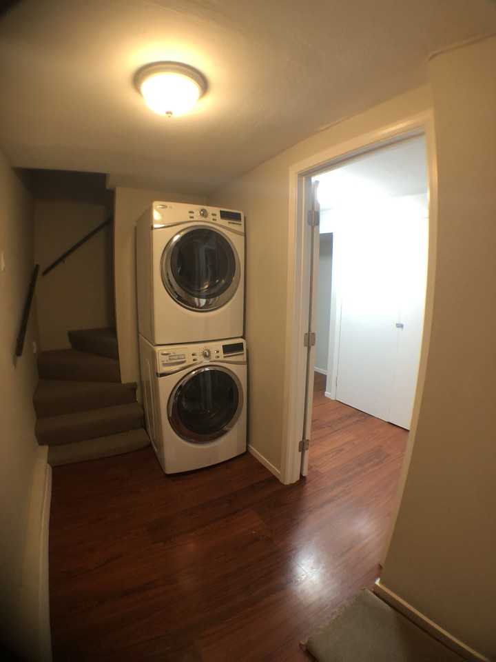 230 Abbot Ave - Photo 2 of 9