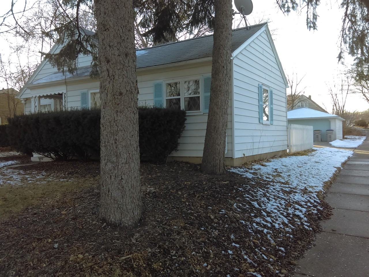 4977 N 74th St - Photo 2 of 9