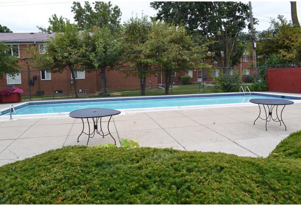 Stratford Villa Apartments and Townhomes - Photo 3 of 10