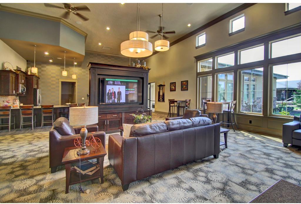 Red Tail Luxury Apartments - Photo 2 of 20