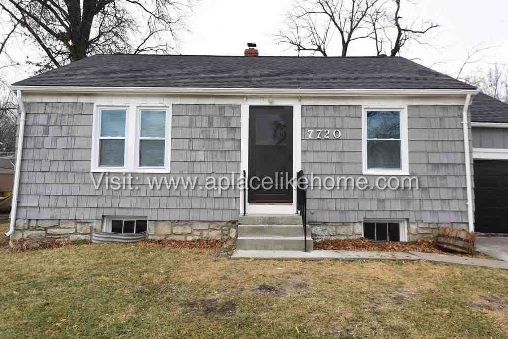 7720 Floyd St - Photo 3 of 15