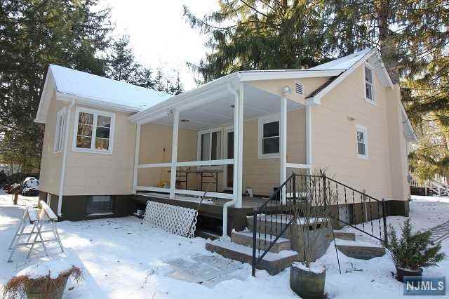 123 Snake Den Rd - Photo 2 of 9