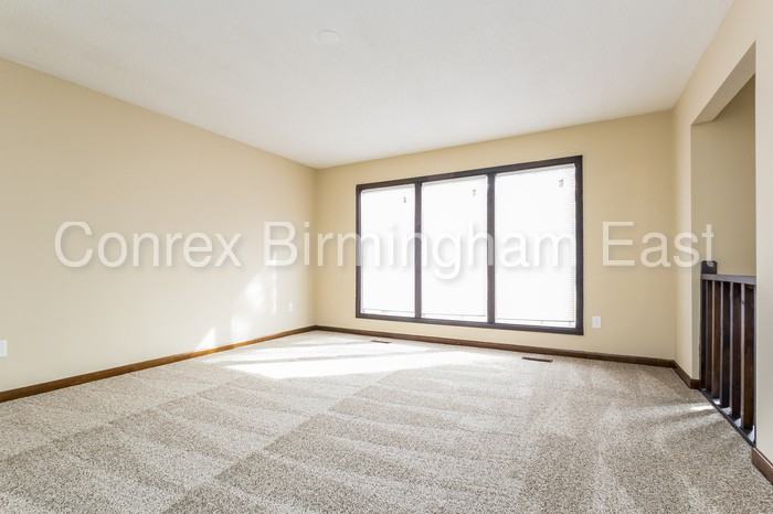 1504 Moseley Ln - Photo 2 of 9