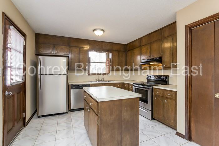 1504 Moseley Ln - Photo 3 of 9