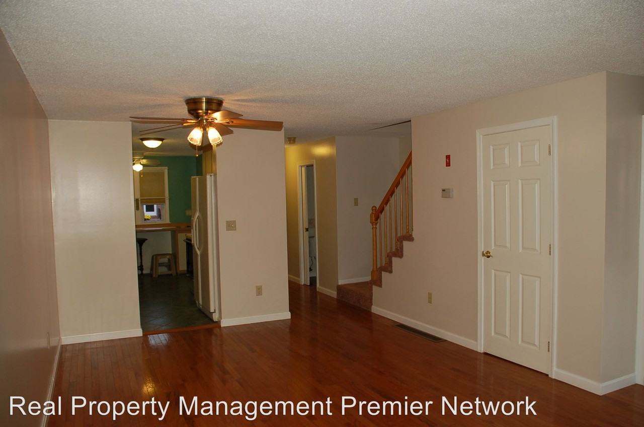 954 Fox Hollow Dr - Photo 3 of 11