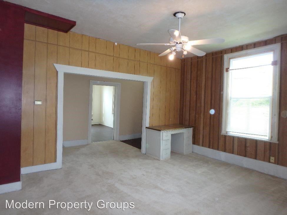 916 6th St - Photo 3 of 22