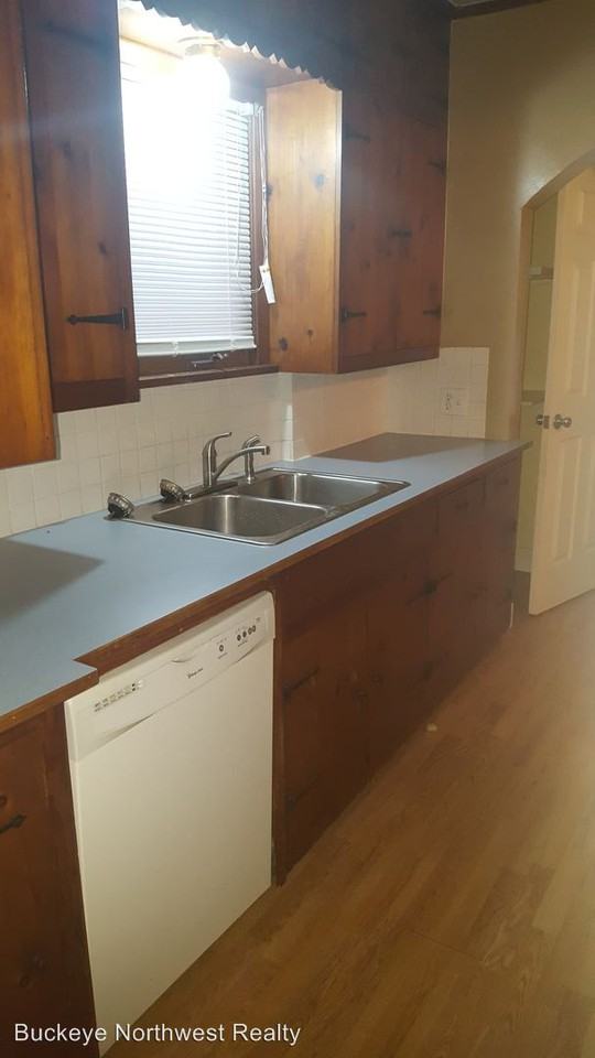 2718 Northwood Ave - Photo 3 of 8