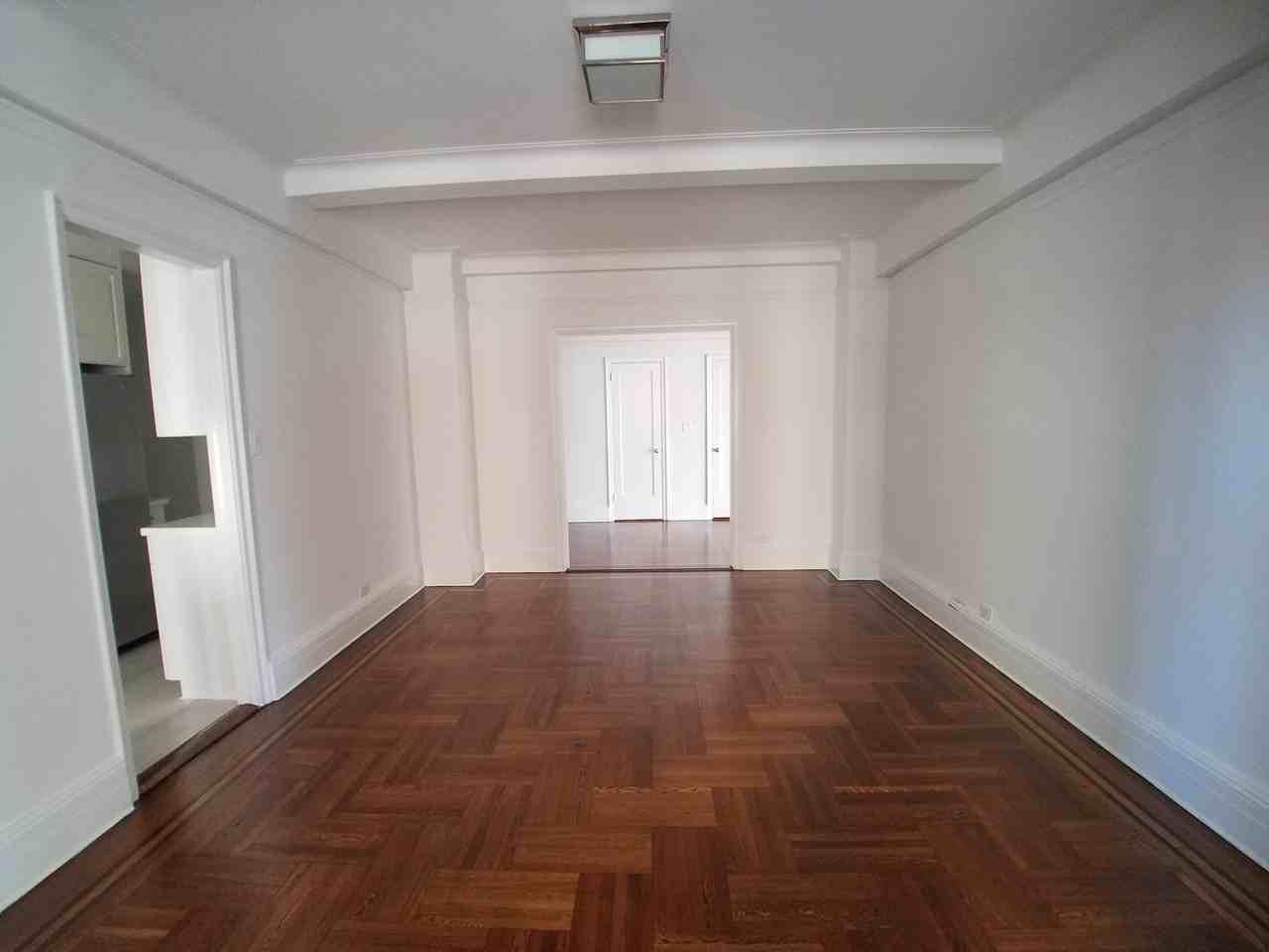 Central Park West & W 81st St #7B - Photo 7 of 23