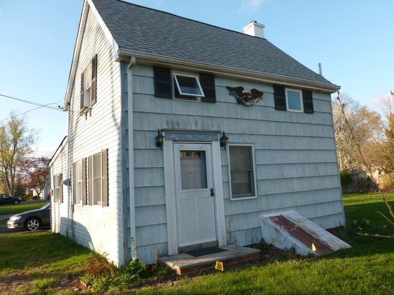 153 Johnson Ave - Photo 2 of 16