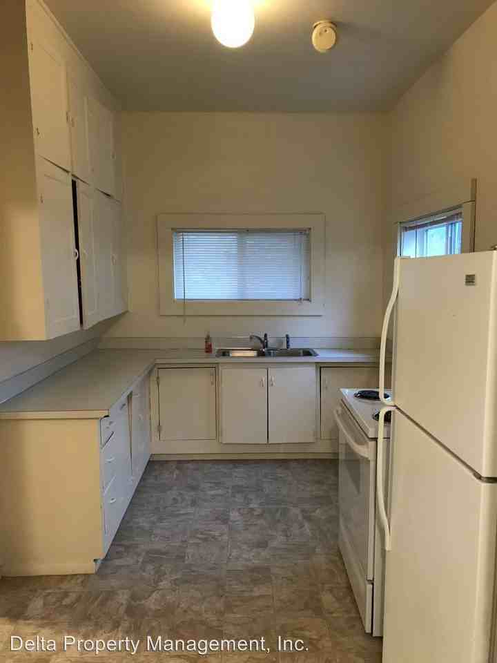 318 N French Ave - Photo 2 of 11