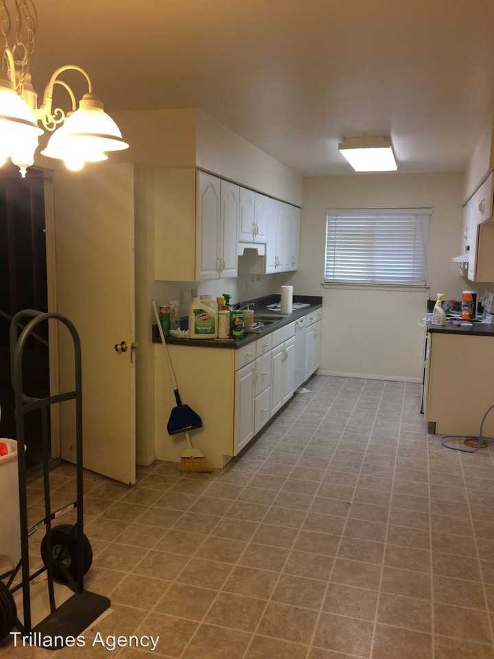 6205 Loftus Ave NE - Photo 2 of 9