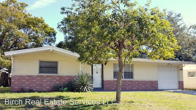 4352 Shoreline Dr - Photo 2 of 17