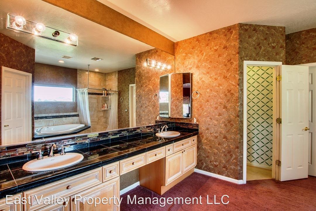 4321 E Fountain Cir - Photo 3 of 32