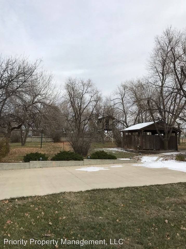 3710 Homestead Ln - Photo 2 of 8