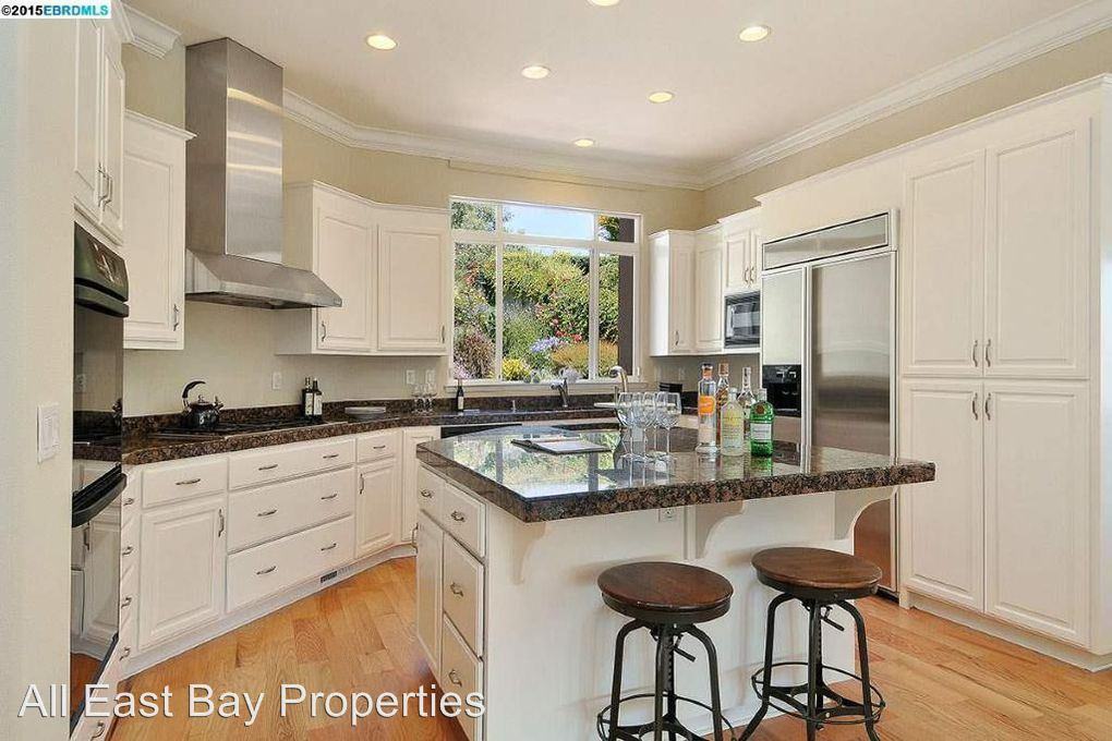 14 Chancellor Pl - Photo 2 of 19