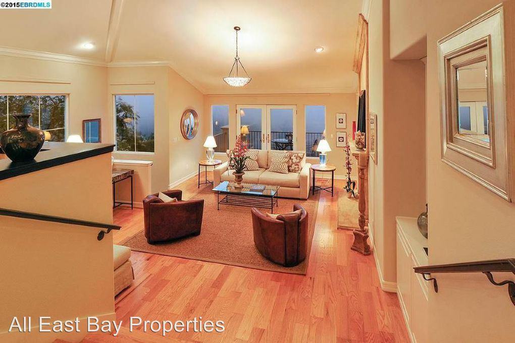 14 Chancellor Pl - Photo 3 of 19