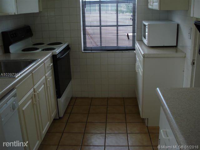 1628 McKinley St - Photo 2 of 6