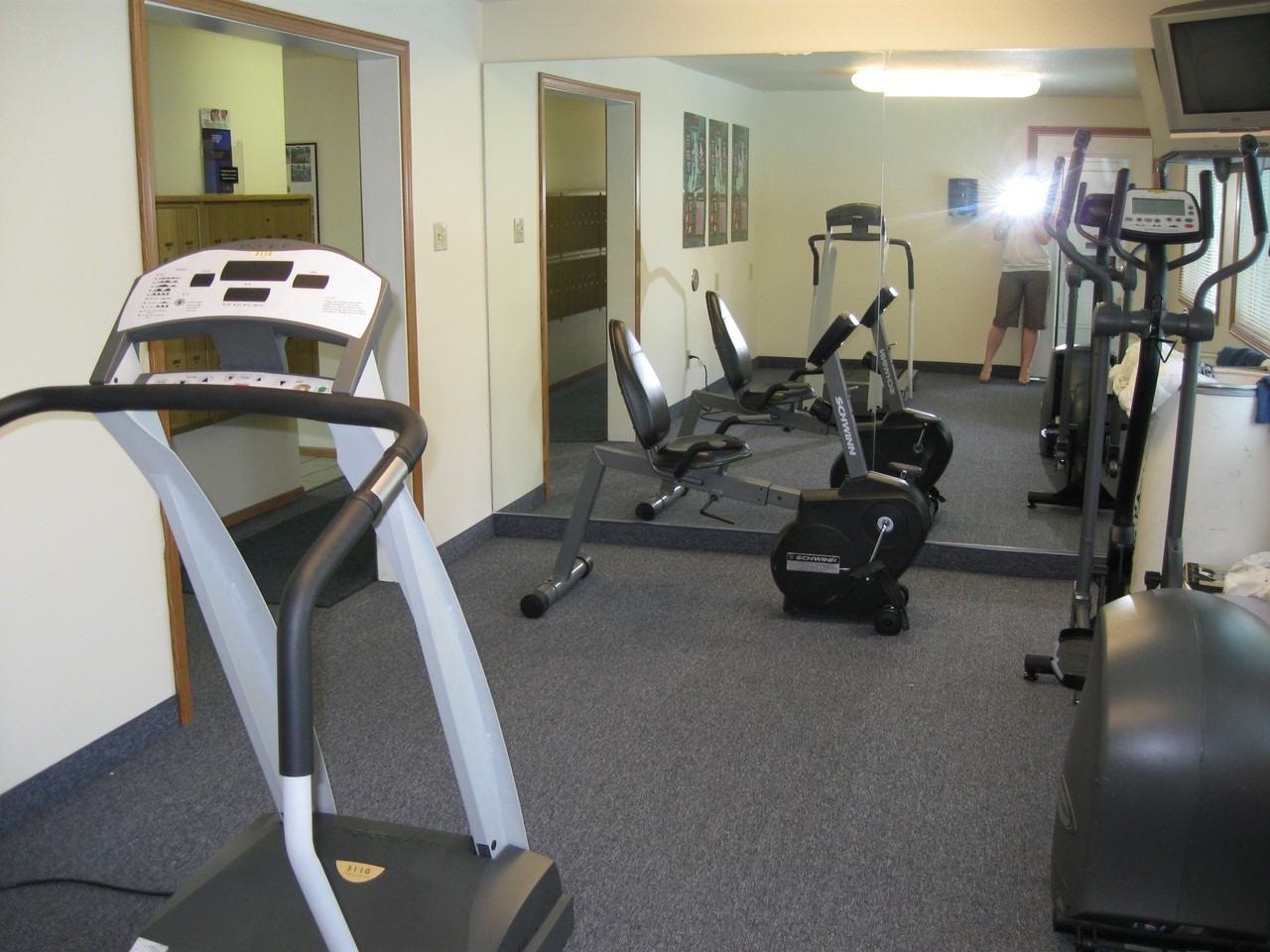 Teal Pointe - Photo 3 of 10