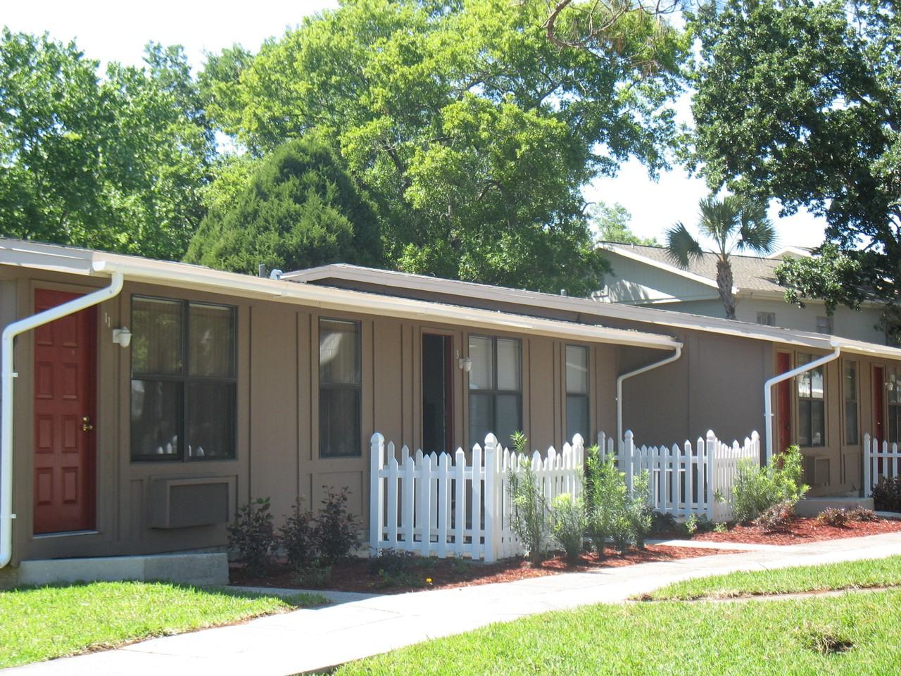 Rosewood Apartments - Photo 2 of 9