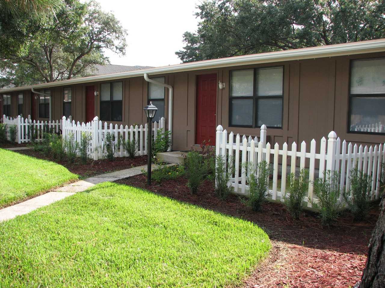 Rosewood Apartments - Photo 3 of 9