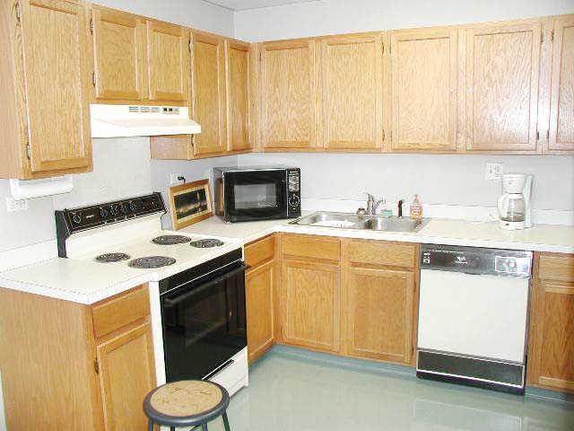 Seven Corners Apartments - Photo 3 of 16