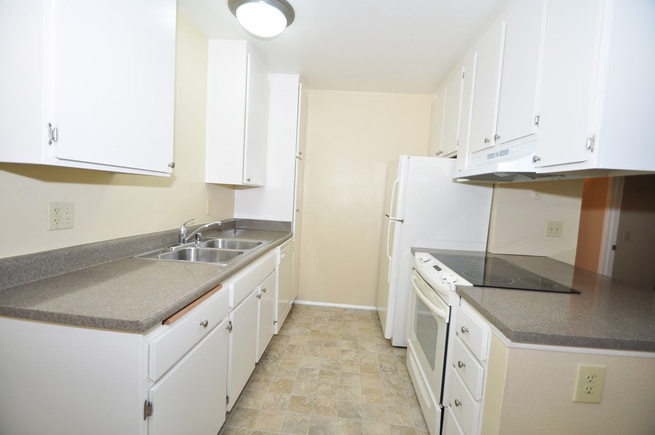 Carroll Apartments - Photo 3 of 29