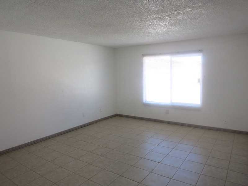 2685 S 17th Ave - Photo 2 of 15