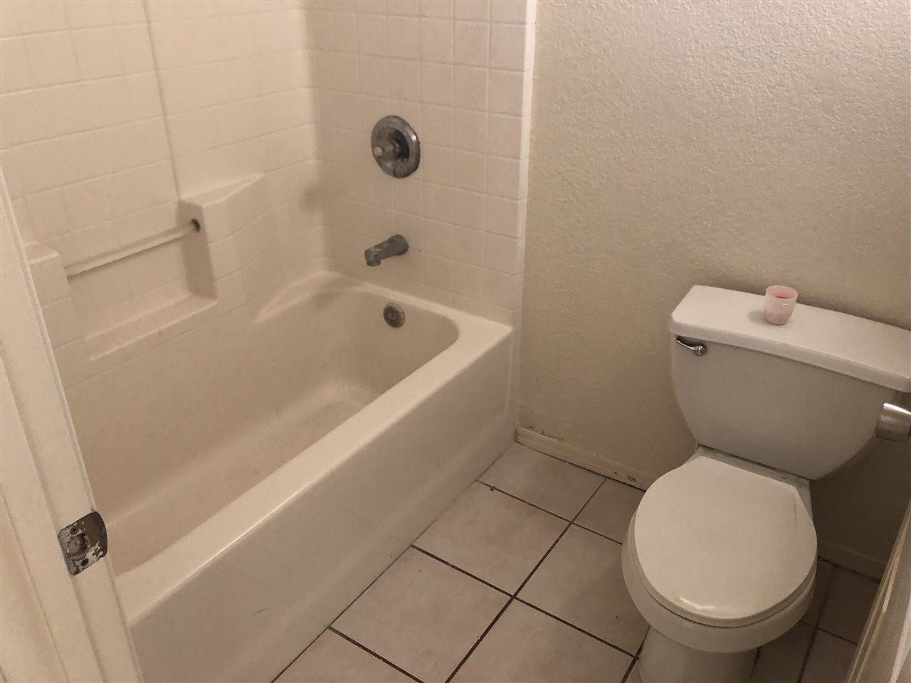 1573 D St - Photo 2 of 12