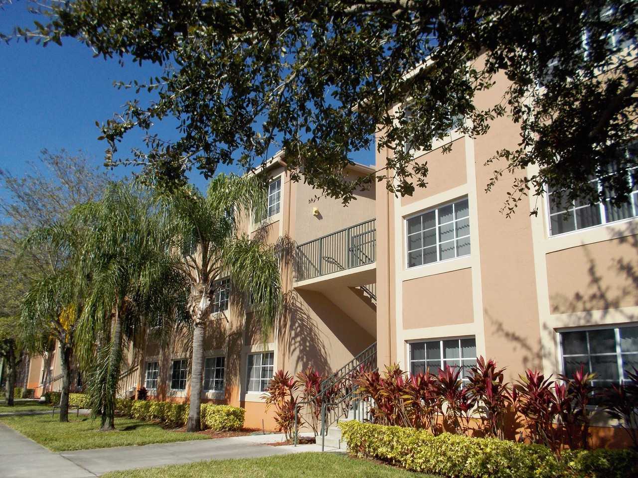 Sunset Bay Apartments - Photo 2 of 37