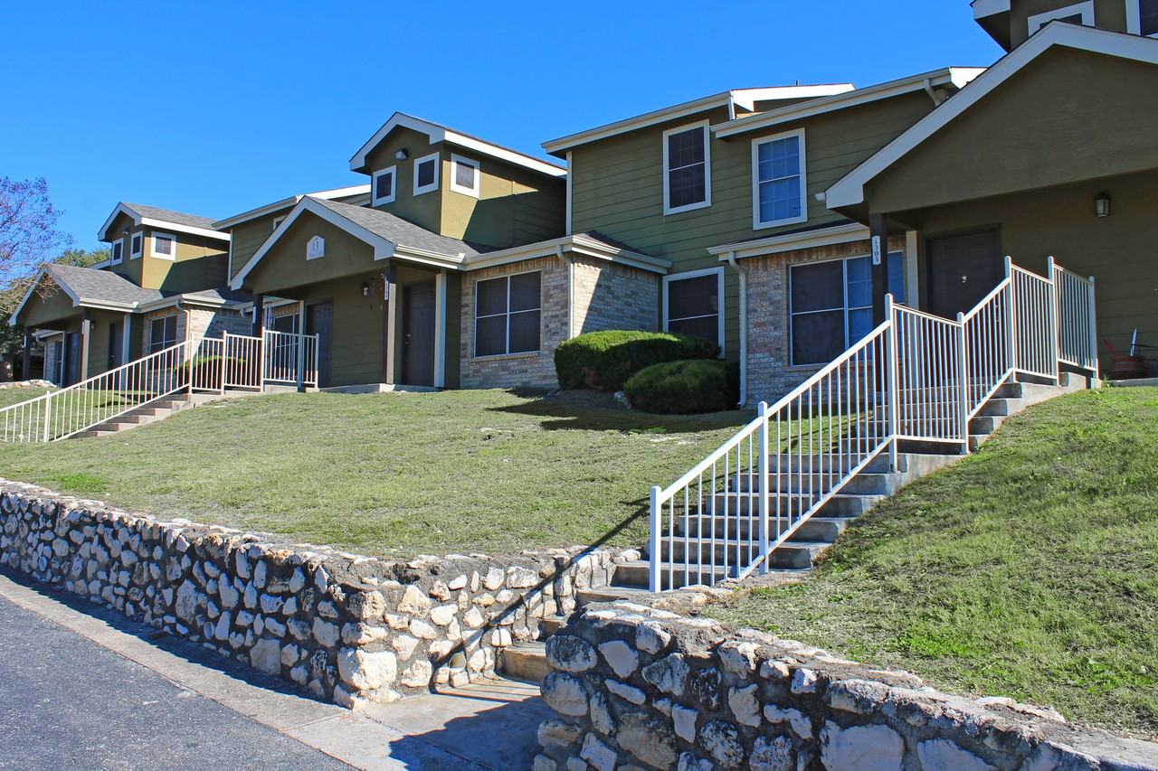 Westcreek Townhomes Apartments 1297 W Loop 1604 N, San Antonio, TX