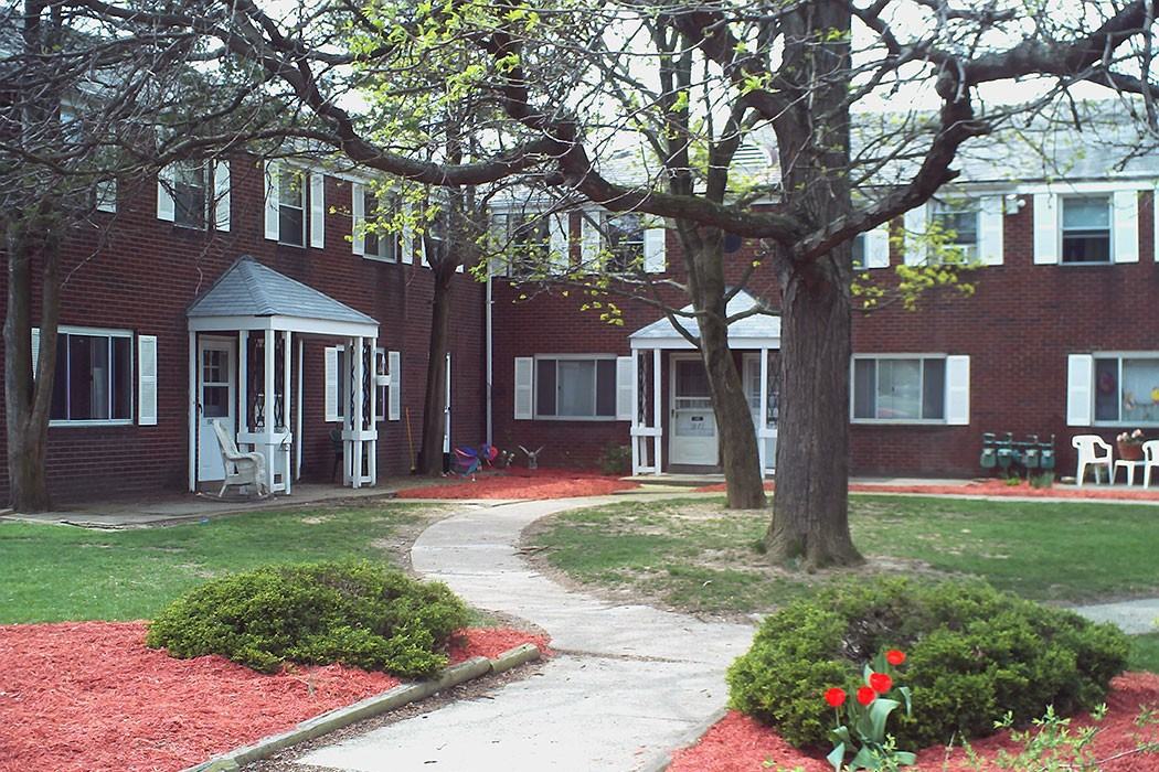 Whitehall Place - Photo 2 of 8