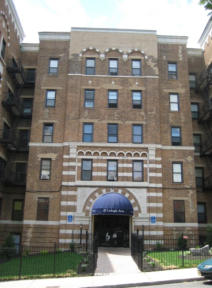 Weequahic Apartments Newark - 585 Elizabeth Ave, Newark ...