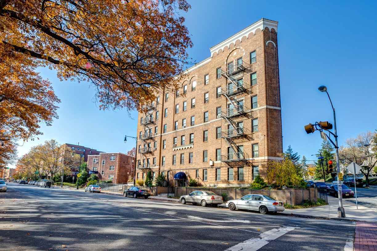 Weequahic Apartments Newark - Photo 2 of 10