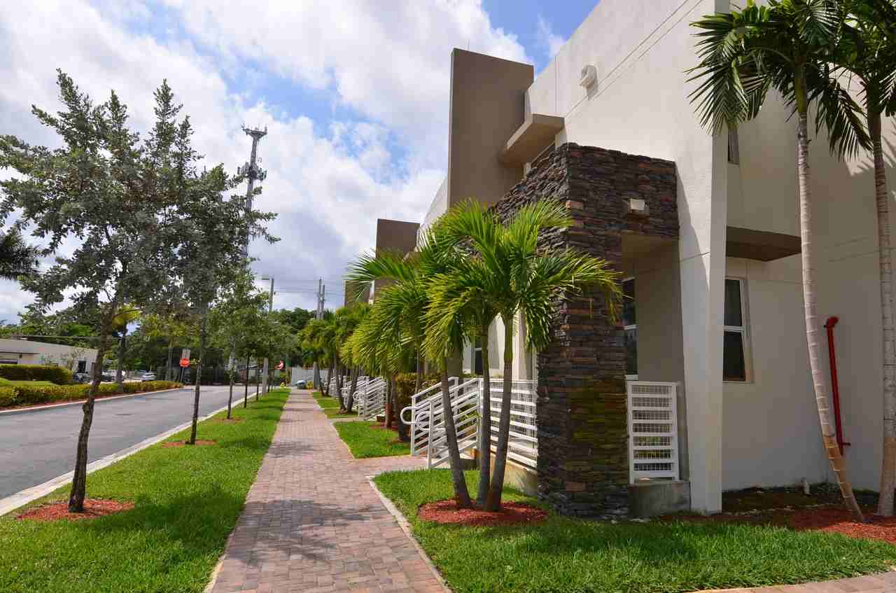 Village Carver II - Photo 2 of 37